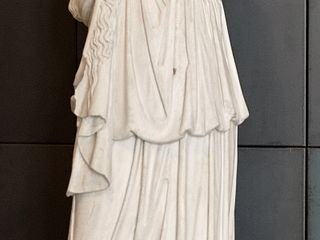 Moteris su chitonu. Roma