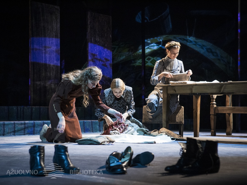 Spektaklis „Pirmeiviai“