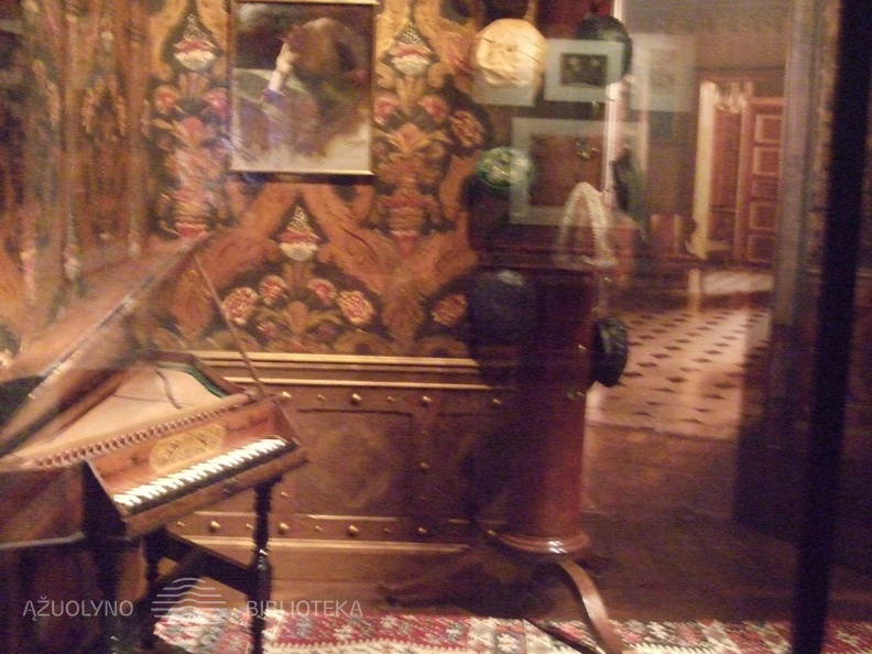 Muleno Nacionalinis kostiumų ir scenografijos centras (Le centre national du costume et de la scѐne de Moulins)