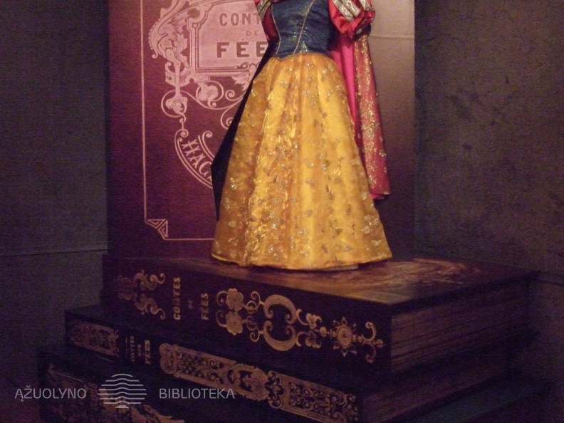 Muleno Nacionalinis kostiumų ir scenografijos centras (Le centre national du costume et de la scѐne de Moulins)