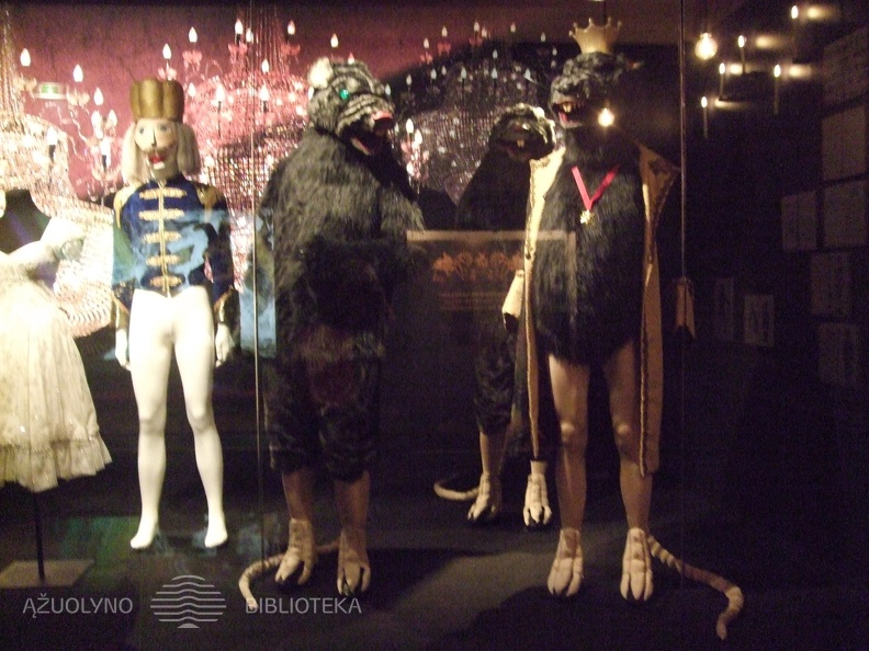 Muleno Nacionalinis kostiumų ir scenografijos centras (Le centre national du costume et de la scѐne de Moulins)
