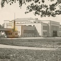 Kūno kultūros rūmai ir stadiono vartai. XX a. 4 deš. pabaiga [Iš N. Mikelionio asmeninės kolekcijos]