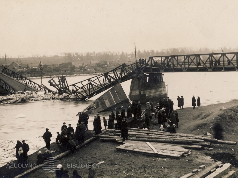 Statomas 1928-ųjų pavasarį ledų sugriautas Panemunės tiltas