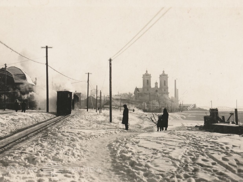 Siaurasis geležinkelis ties Šv. Kryžiaus (karmelitų) bažnyčia. 1916 m.
