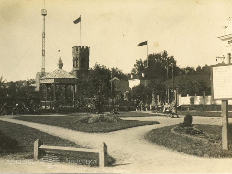 Karo muziejaus sodelis buvo susitikimų, pasimatymų, pasivaikščiojimų vieta. XX a. 3 deš.