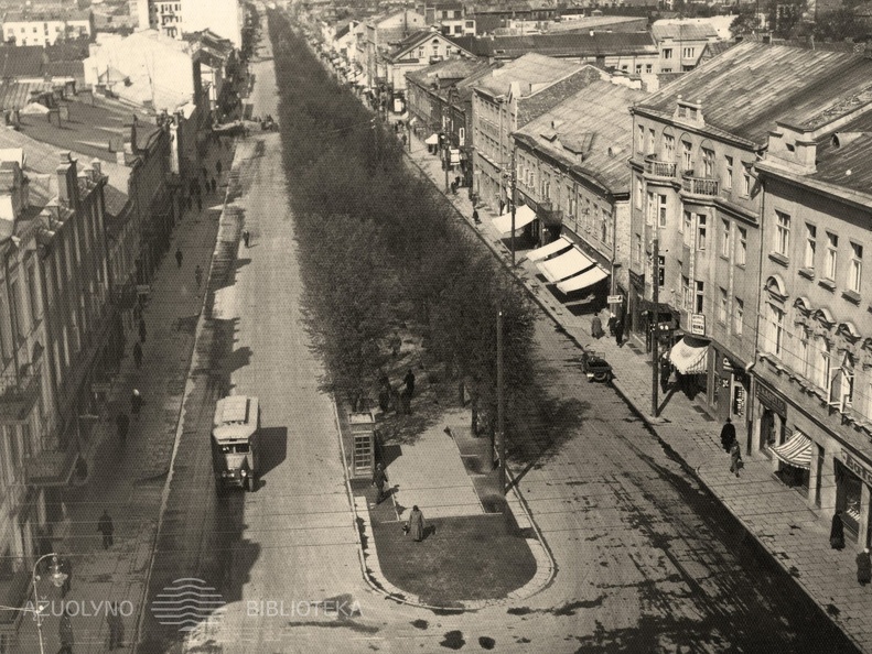 Laisvės alėjos pėsčiųjų takas. 1925 m.