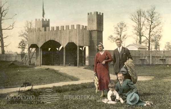 Senieji stadiono vartai