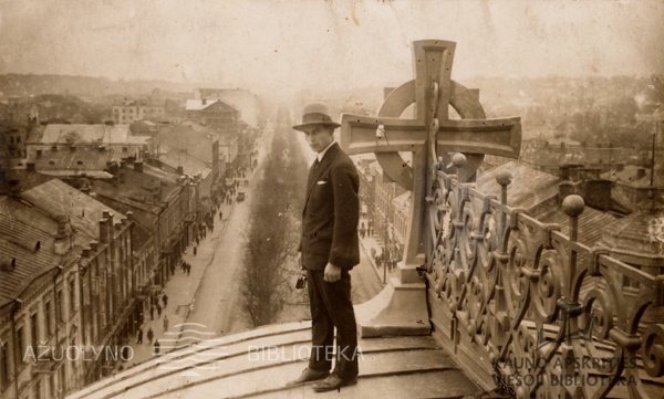 Žvilgsnis į Laisvės alėją. 1932 m.