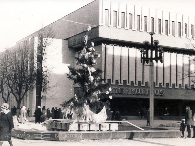 Universalinė parduotuvė „Merkurijus“. XX a. 9 deš.