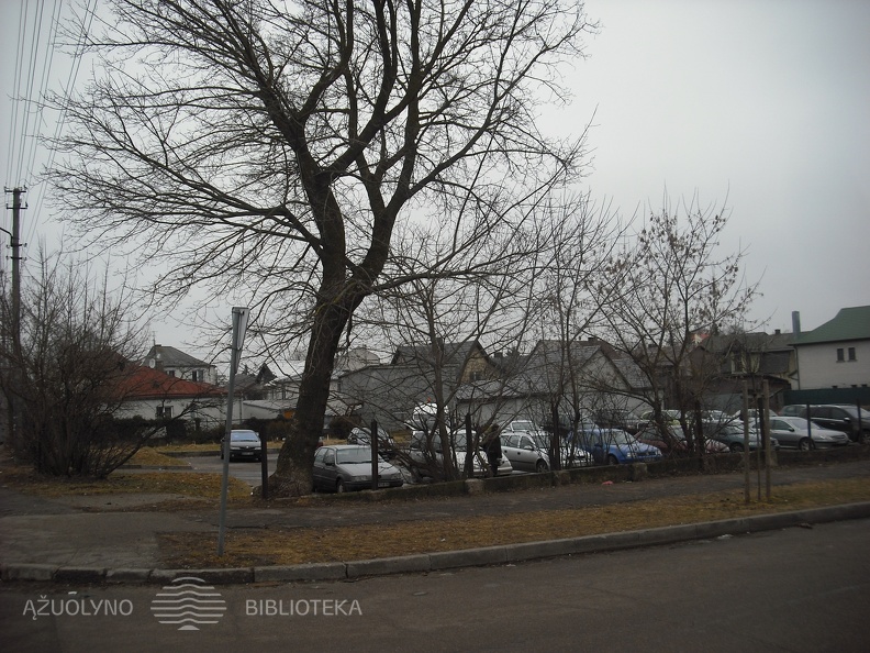 Automobilių stovėjimo aikštelė. 2014 m.