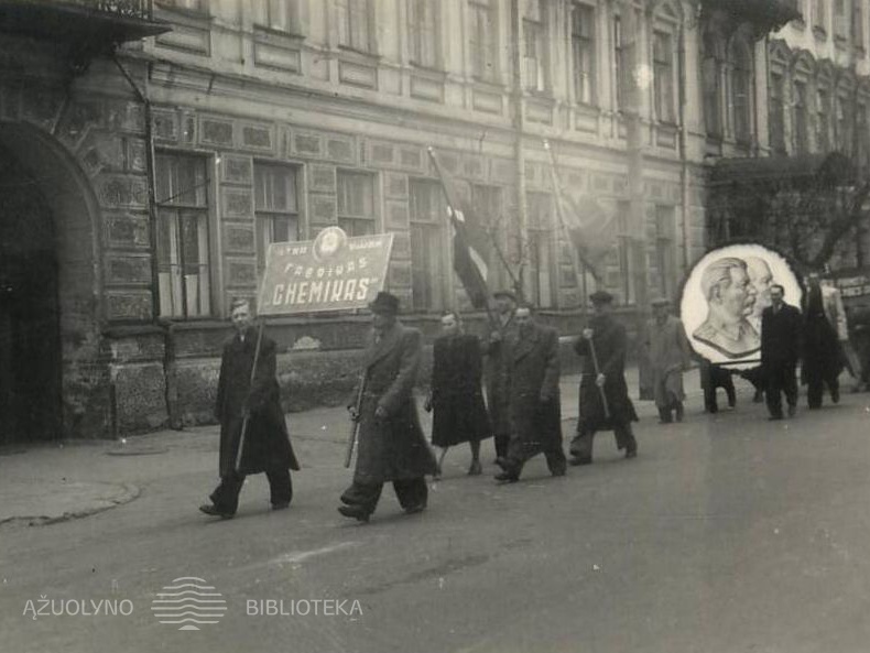 Fabriko „Chemikas“ darbuotojai eisenoje