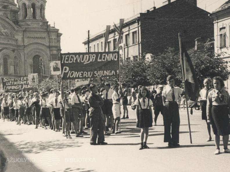 Pionieriai mitinge. XX a. 5 deš.