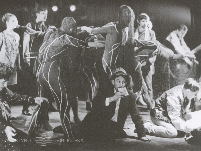 Spektaklis „Mamutų medžioklė“