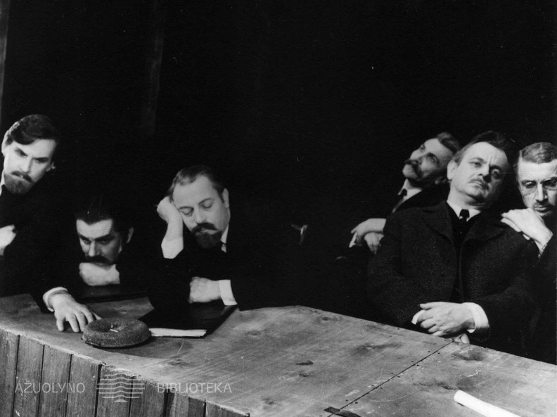 Spektaklis „Bolševikai“