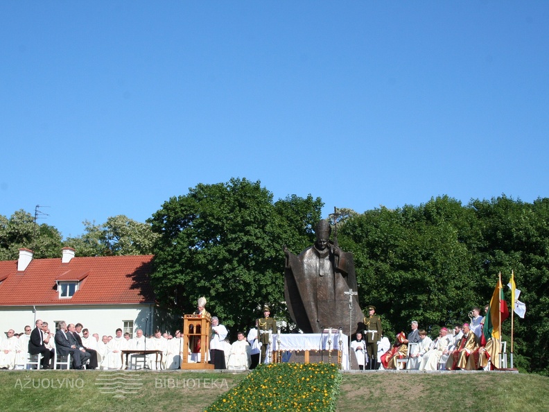 Paminklas palaimintajam popiežiui