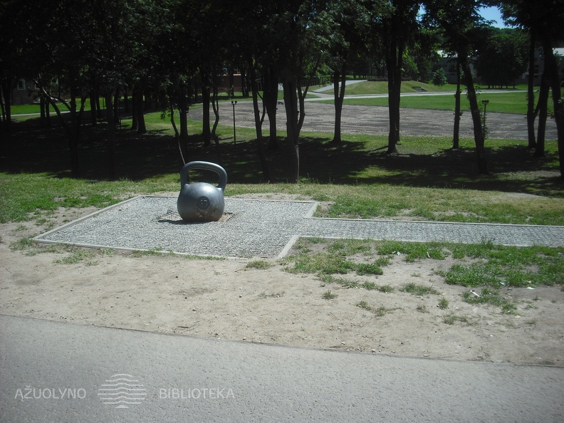 Skulptūra „Gyra“ („Svarstis“)