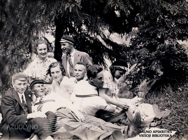 Studentu_Neo_Lithuania_korporacijos_geguzine-1932.jpg