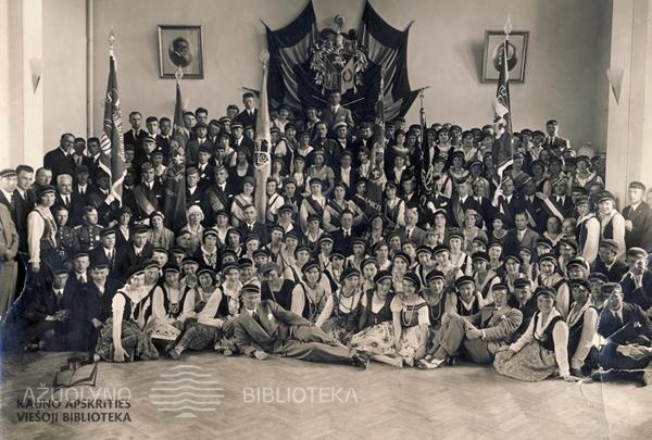 Studentu_korporacijos_Filiae_Lithuaniae_1932.jpg