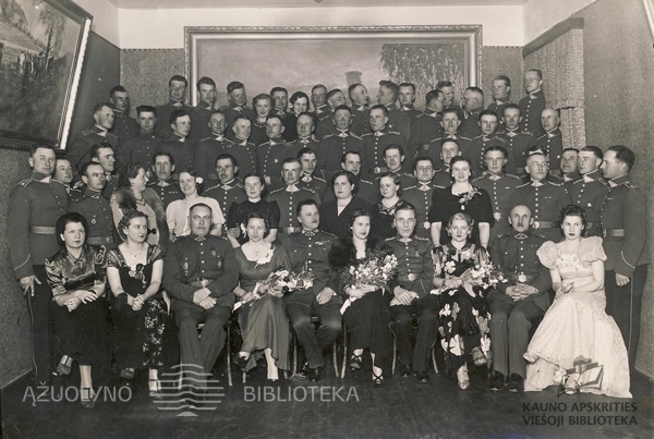 Išleistuvės pulko ramovėje