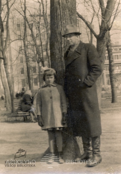 Kazlauskai_miesto_sode_1943.jpg