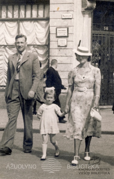 Kazlausku_seima_Laisves_al_Maironio_g_1938.jpg