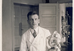 Gydytojas Bronius Kazlauskas