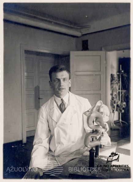 Gydytojas_Bronius_Kazlauskas_1929.jpg