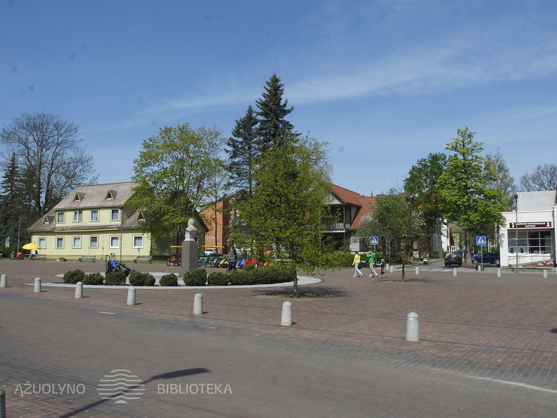 Jono Basanavičiaus aikštė