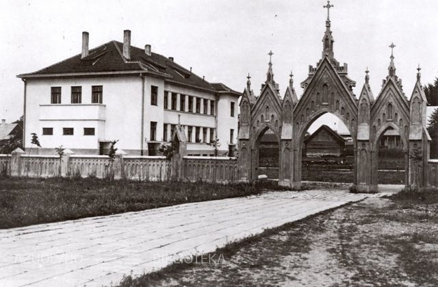 Trakų (Kaišiadorių) apskrities savivaldybės rūmai