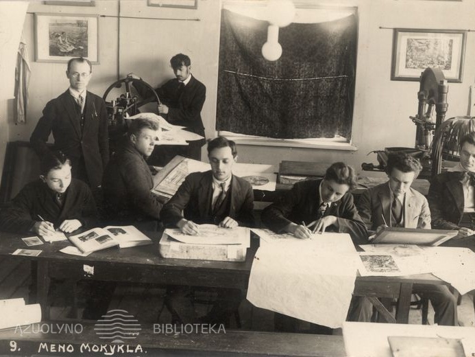 Kauno meno mokyklos dėstytojas, grafikos studijos vadovas Adomas Galdikas