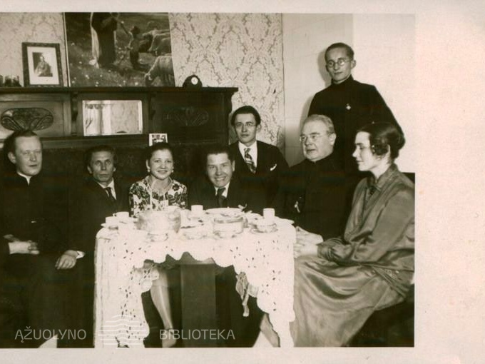 Operos dainininko Juozo Bieliūno ir dramaturgo Petro Vaičiūno išleistuvės į Italiją.