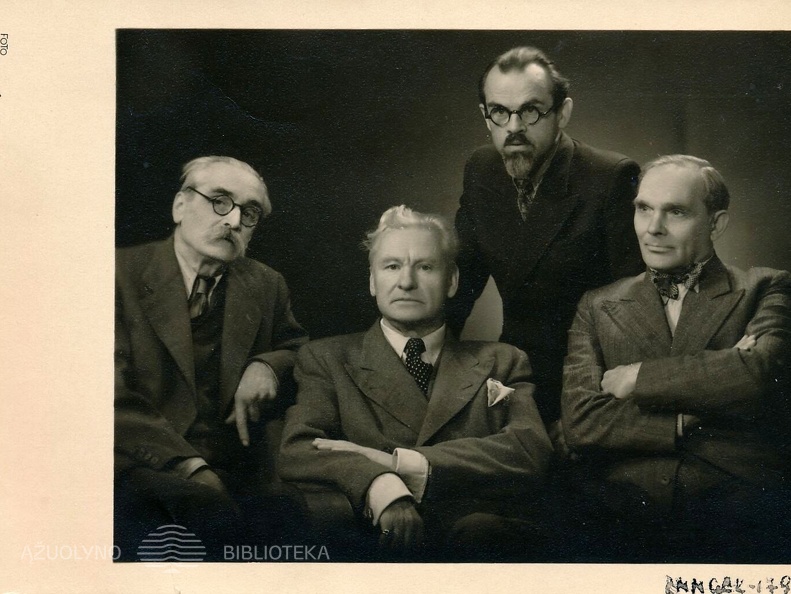 Dirigentas Mykolas Bukša, operos solistas Kipras Petrauskas, režisierius Antanas Zauka