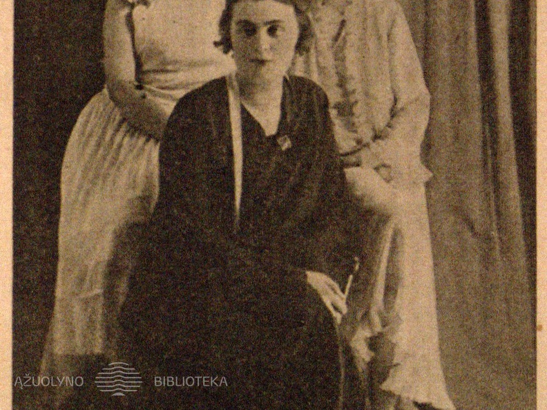 Valstybinę konservatoriją (Kaune) šiemet baigusios dainininkės