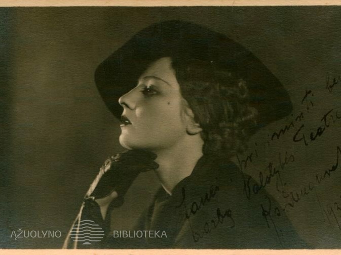 Aktorė K. Dauguvietytė, poeto Antano Gustaičio bičiulė
