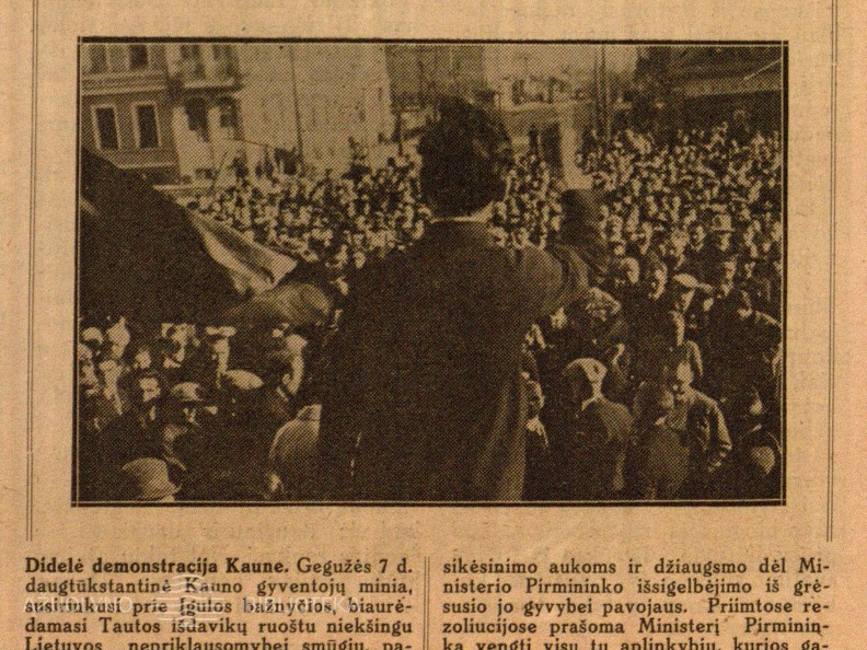 Didelė demonstracija Kaune: [dėl pasikėsinimo į A. Voldemarą] // Trimitas. – 1929, Nr. 20, p. 324.