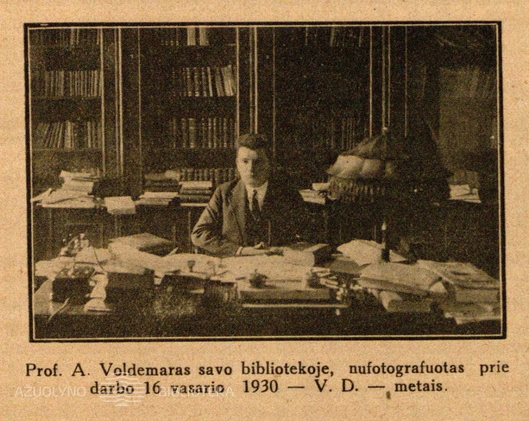24. voldemaras-78-1930-prof-augustinas-voldemaras-savo-bibl-juozas-gobis-plunge-iklij-2800-2000-100.jpg
