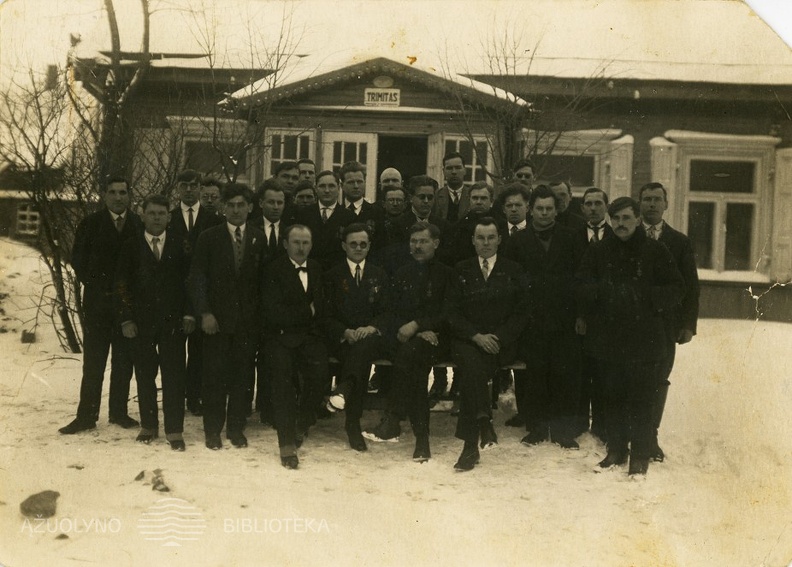 Karo invalidai prie Trimito redakcijos_XXa_3des.jpg