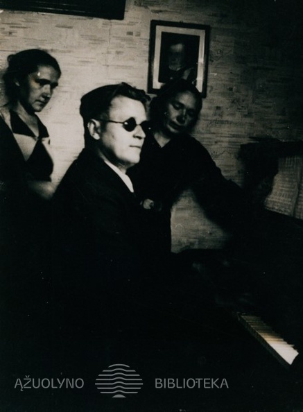 Pranas Daunys veda muzikos pamoka_1928.jpg