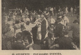 Linksma gegužinė Kačerginėje. Sekmadienis, 1932, nr. 23, p. 7.