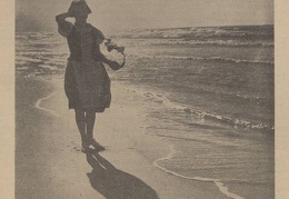 Mergaitė atgimstančiam Palangos pajūry. Sekmadienis, 1932, nr. 19, p. 1.