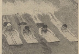„Vasaros malonumai pajūry“. Sekmadienis, 1936, nr. 28, p. 6.