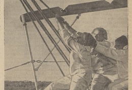 „Žalsvose Baltijos bangose“. Sekmadienis, 1937, nr. 32, p. 3.