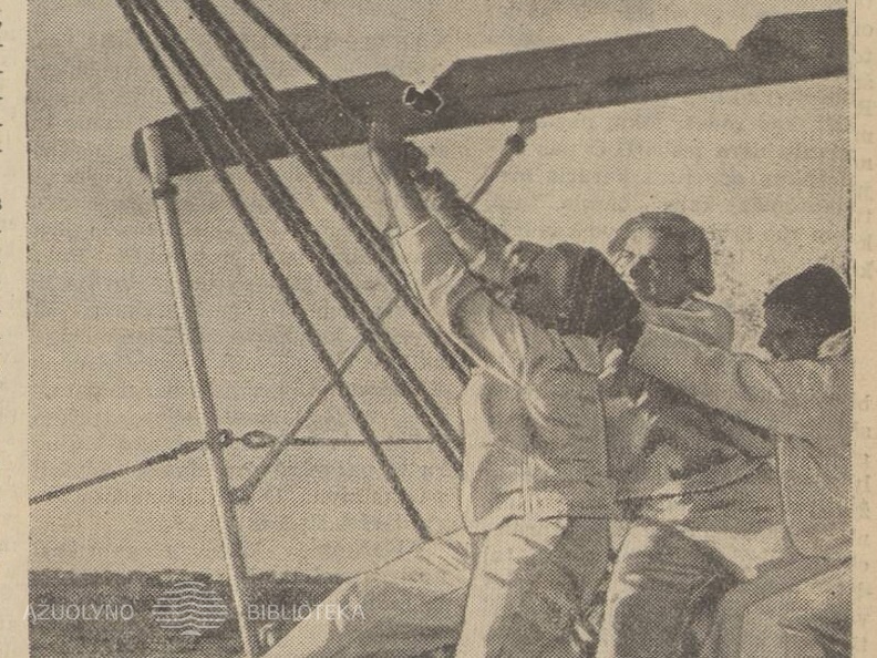 „Žalsvose Baltijos bangose“. Sekmadienis, 1937, nr. 32, p. 3.