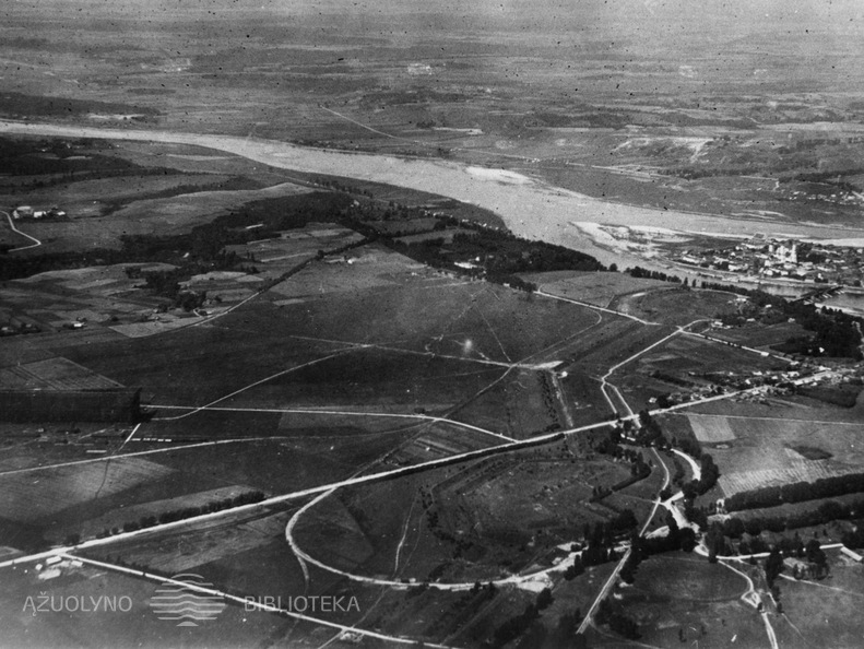 Aleksoto aerodromo vaizdas iš oro. XX a. 3 deš.