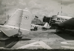 Trys „Deruluft“ bendrovės lėktuvai Aleksoto aerodrome. XX a. 4 deš.