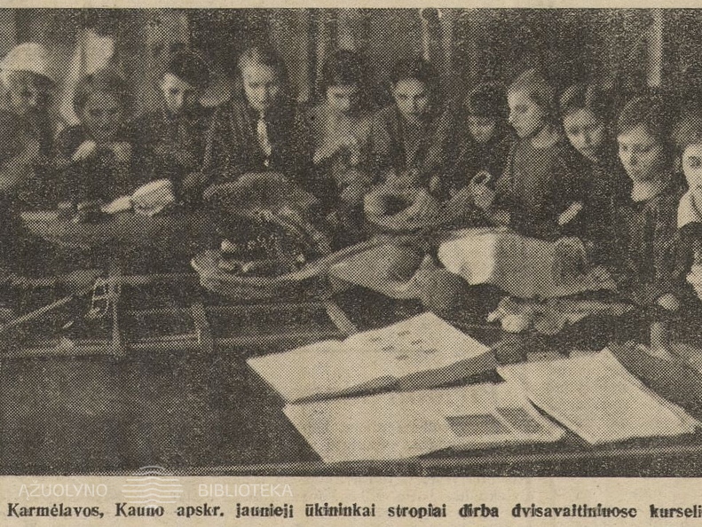 Jaunieji Karmėlavos ūkininkai stropiai dirba. Jaunasis ūkininkas.-1936, nr. 6, p. 31.