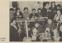 Palomenės JŪR rankdarbių kursai. Jaunasis ūkininkas.-1937, nr. 4, p. 59.