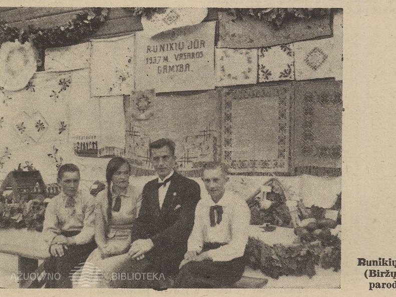 Rankdarbių paroda. Jaunasis ūkininkas.-1937, nr. 21, p. 332.