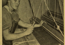 LKMD išleistos knygos „Mūsų rūbai“ reklama. Moteris.-1935, nr. 11, p. 165.