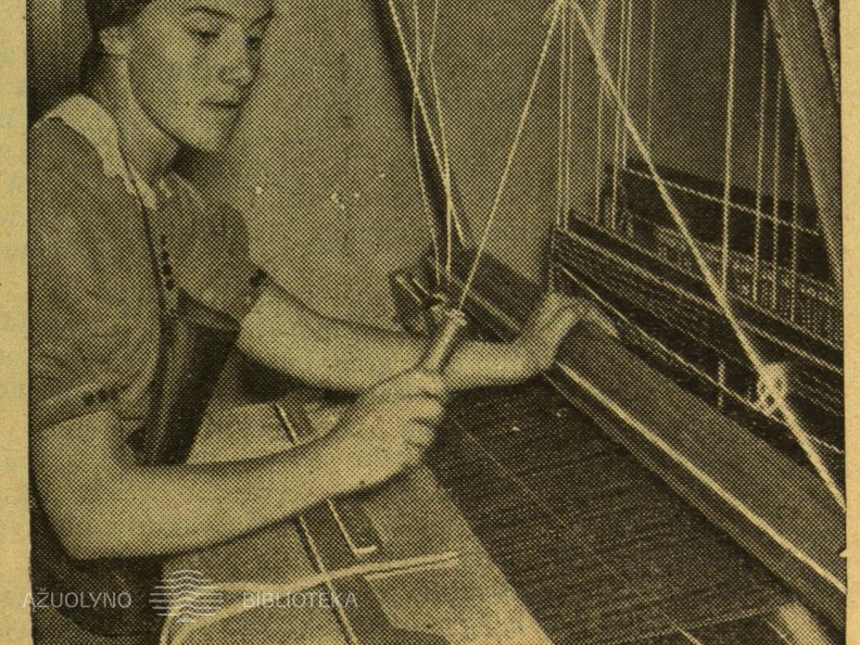 LKMD išleistos knygos „Mūsų rūbai“ reklama. Moteris.-1935, nr. 11, p. 165.